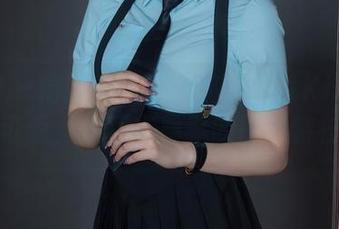 秀人网 - 精选女仆写真集：阿乖Kiddo不只是可爱，她还有隐藏的厨艺特长哦！
