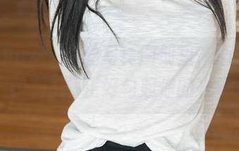 花漾show – 肉丝写真图册里，心妍小公主的“肉”正好勾起你的兴趣！