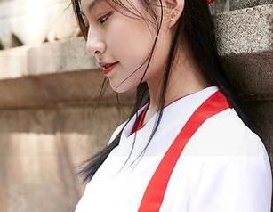 蜜桃社 - 冰露的泳装写真，沙子里藏着的顾盼神怡