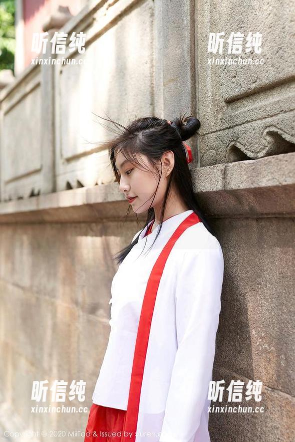 蜜桃社-冰露 蜜桃社 - 冰露的泳装写真,沙子里藏着的顾盼神怡