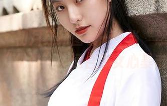 蜜桃社 - 初月红裙图包——当“怒放”遇到“优雅”,适合少女心暴击!