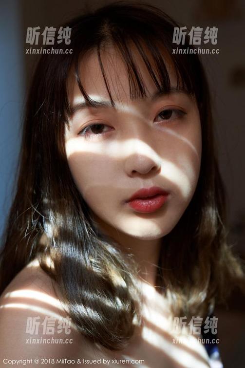 蜜桃社 - 看月音瞳如何把吊带穿出了不一样的私房气息，真有一套。