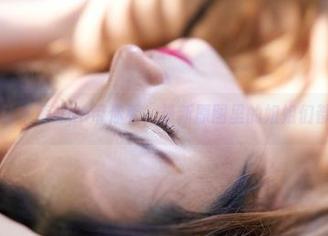 蜜桃社 – 让木楠Nan带你看，最新原图里的姐姐们都在干嘛？