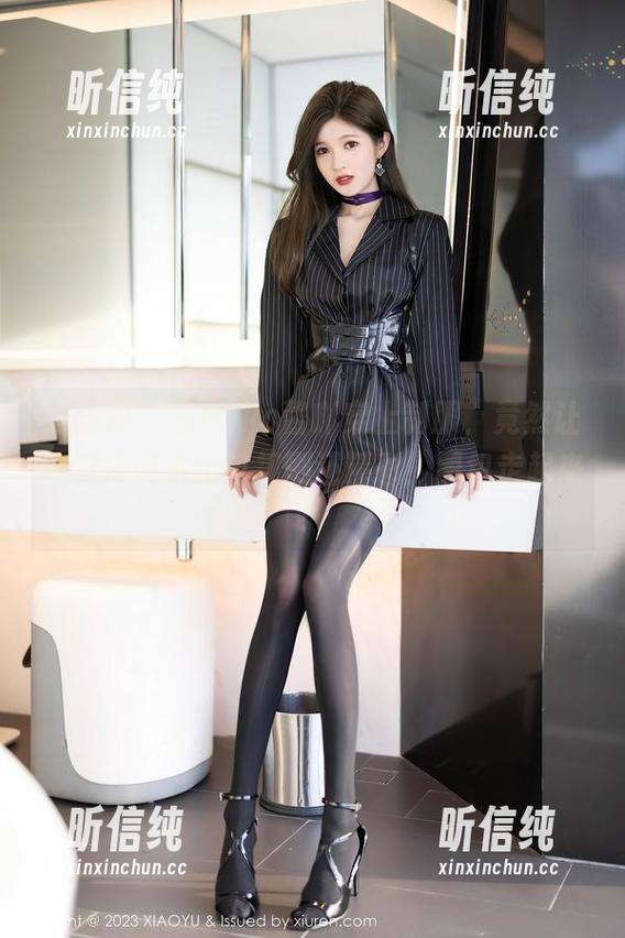 语画界-Miko酱吖 语画界 - 当Miko酱吖穿上制服,竟然让我觉得课本比电视剧还精彩!图包走起来!