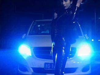微密圈 - 分享辣妈女神带来的瑜伽启示，图片中的每一帧都在说“看我多牛”！