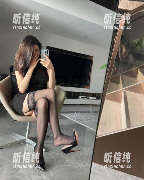 微密圈 - 直接欣赏金希儿的长腿，高清资源一应俱全，快来瞧我