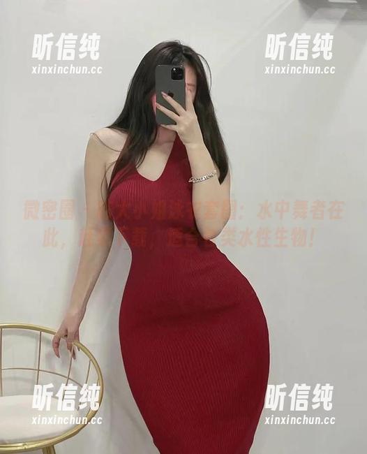 微密圈 - 陈大小姐泳衣套图：水中舞者在此，赶紧下载，适合各类水性生物！