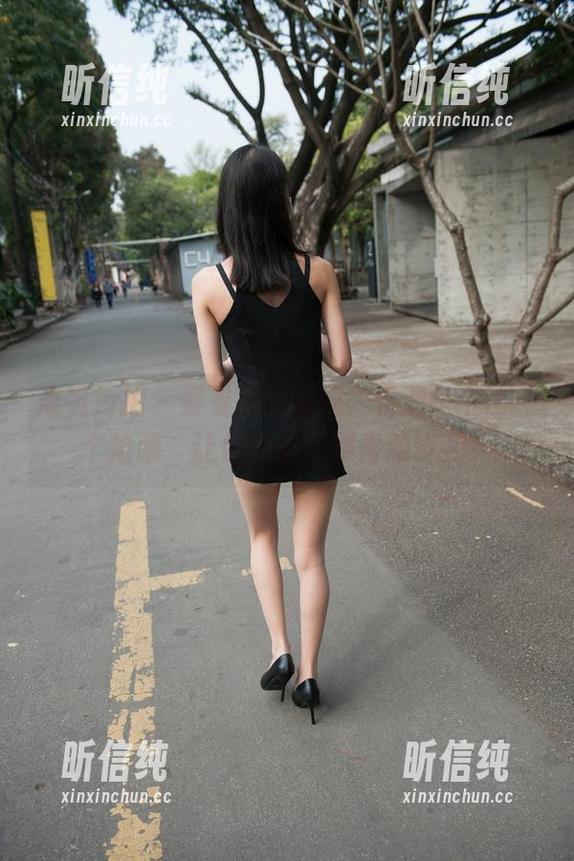 魔镜街拍-曼曼 魔镜街拍 - 曼曼校园在线,资源一个比一个抢眼,让你的心回到青葱岁月!